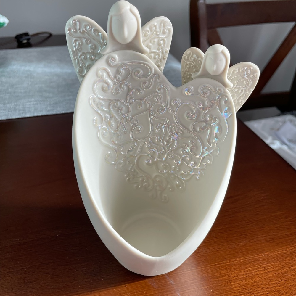 PartyLite Cream Angel Heart Vase